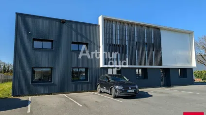 LOCAL D'ACTIVITE QUALITATIF A ST JACQUES DE LA LANDE - Offre immobilière - Arthur Loyd