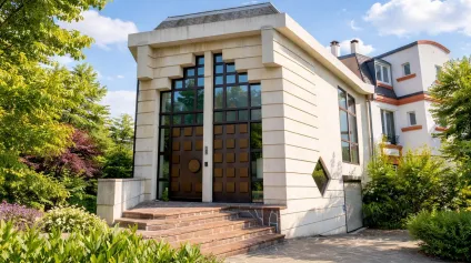 Immeuble indépendant avec terrasse en dernier étage, à louer au coeur de Suresnes - Offre immobilière - Arthur Loyd