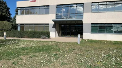 Bureaux à louer à Montfavet 365 m² avec parking privatif et fibre - Offre immobilière - Arthur Loyd