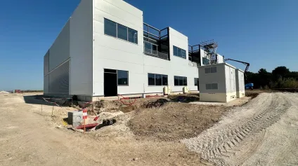 Bâtiment B - Programme neuf de locaux d'activités à vendre sur MARIGNANE - Offre immobilière - Arthur Loyd