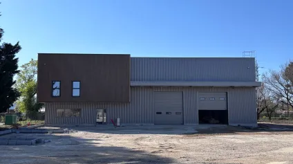 Locaux d’activités à louer à Blanquefort avec accès rapide rocade et multimodal - Offre immobilière - Arthur Loyd