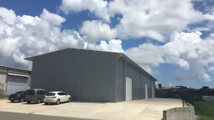 A LOUER Entrepôt / local industriel 336 m2 ZA Larivot Matoury - Offre immobilière - Arthur Loyd
