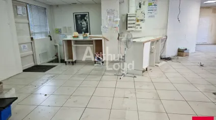 VENDÔME - LOCATION LOCAL COMMERCIAL DE 75,50 M² - CENTRE COMMERCIAL - Offre immobilière - Arthur Loyd