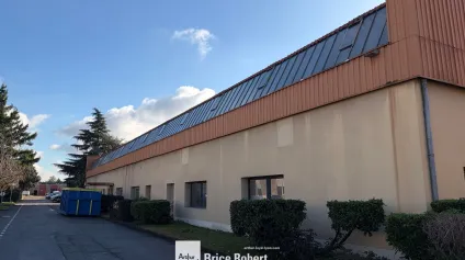 Locaux d'activité à vendre à Vénissieux bâtiment curé proche Lyon - Offre immobilière - Arthur Loyd