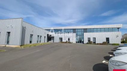 LA MEZIERE - LOCAL D'ACTIVITE A VENDRE - GRAND FONCIER - Offre immobilière - Arthur Loyd