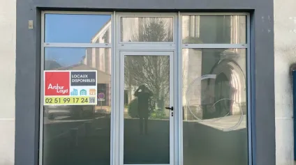 LOCAL COMMERCIAL 47,32m² - CHANTONNAY - A LA LOCATION - Offre immobilière - Arthur Loyd