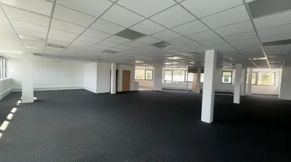 A LOUER A VENDRE PLATEAU DE BUREAUX 256 M² PORT DE COMMERCE BREST - Offre immobilière - Arthur Loyd