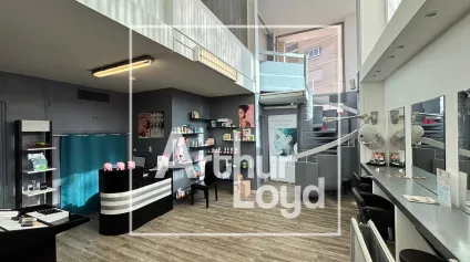 &Agrave; vendre - Local commercial d'angle avec forte visibilit&eacute; - N&icirc;mes - Offre immobilière - Arthur Loyd