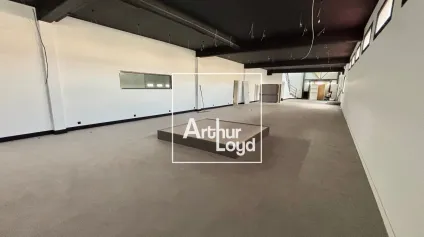 Local d'activité 1 115 m² à louer - Stockage, production, showroom et bureaux - Accès poids lourds - Montpellier Est / Mauguio - Offre immobilière - Arthur Loyd