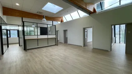 A LOUER BUREAUX DE 250m² - PIBS - VANNES - Offre immobilière - Arthur Loyd
