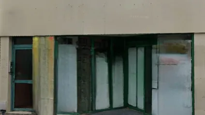 <br />A LOUER - LIMOGES - Local en angle de rue - 70 m² - accès PMR<br /> - Offre immobilière - Arthur Loyd