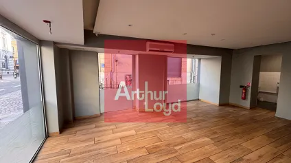 <br />Local commercial fonctionnel en centre-ville 131 m&sup2;<br /> - Offre immobilière - Arthur Loyd