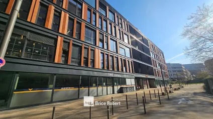 Bureaux à louer en rez de chaussée à Lyon avec accès immédiat métro - Offre immobilière - Arthur Loyd