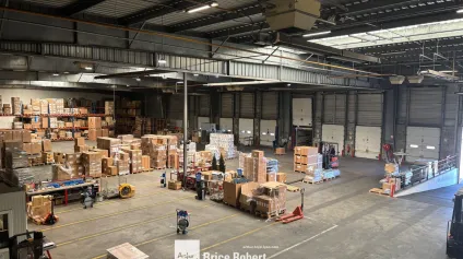 Bâtiment d’activité à vendre à Vénissieux avec nombreux quais et terrain indépendant - Offre immobilière - Arthur Loyd