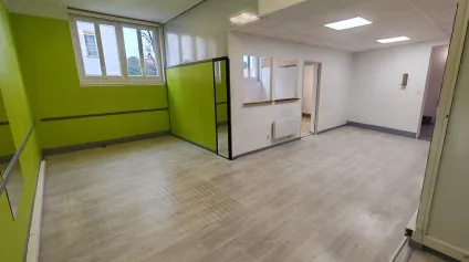 A LOUER - BUREAUX/LOCAL - DIJON QUARTIER REPUBLIQUE / PLACE DU 30 OCTOBRE - Offre immobilière - Arthur Loyd