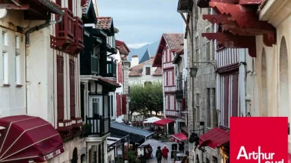 Saint-Jean de Luz - RUE PIETONNE N°1 - OPPORTUNITE RARE - Offre immobilière - Arthur Loyd