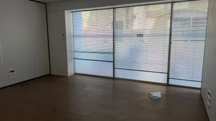 Local commercial ou bureaux à louer - 173 m² avec linéaire de vitrine et forte visibilité - Bordeaux Chartrons Cité Mondiale - Offre immobilière - Arthur Loyd