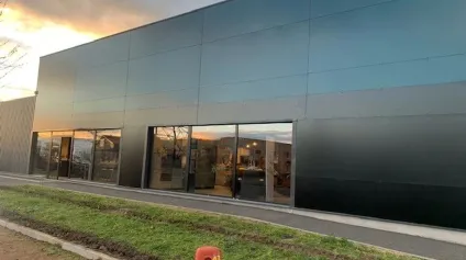 À VENDRE : Local commercial d'environ 235 m² + mezzanine de m² sur une parcelle de 695 m² à SAVIGNEUX - Offre immobilière - Arthur Loyd