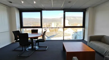 CHAMBÉRY NORD  100 M² D'EXCEPTION AU 6ÈME ÉTAGE + 2 PARKINGS<br /> - Offre immobilière - Arthur Loyd