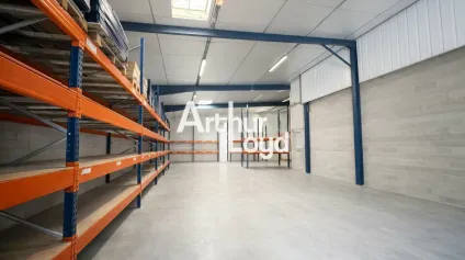 Locaux d'activités 398 m² à vendre - Puget sur Argens<br /> - Offre immobilière - Arthur Loyd