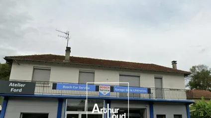 Local Commercial-Malemort--Parking-Axe Passant - Offre immobilière - Arthur Loyd