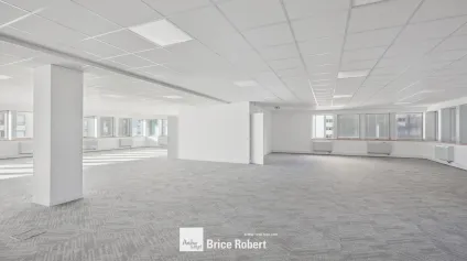 Bureaux &agrave; louer plateau r&eacute;nov&eacute; &agrave; Lyon Part-Dieu avec acc&egrave;s transports - Offre immobilière - Arthur Loyd