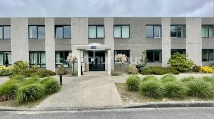 À LOUER - BUREAUX / ENTREPÔTS AU SEIN D'UN PARC D'ACTIVITÉS DYNAMIQUE - QUAËDYPRE - Offre immobilière - Arthur Loyd