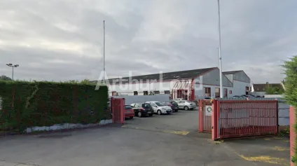 Entrepôts à vendre à Seclin avec accès rapide autoroute et vaste terrain - Offre immobilière - Arthur Loyd