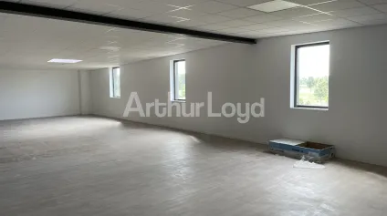 Bureaux à louer à Sin-le-Noble dans zone dynamique avec parking privatif - Offre immobilière - Arthur Loyd