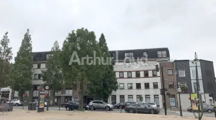 Bureaux à louer à Croix Centre - 576 m² avec parkings, face au métro - Loyer attractif ! - Offre immobilière - Arthur Loyd