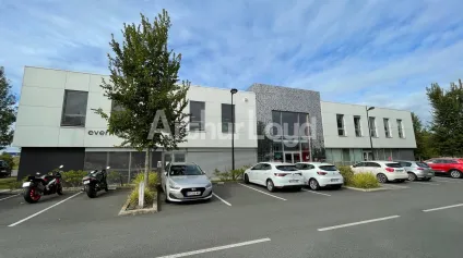 À louer : Bureaux lumineux 686 m² avec parkings - Accessibilité optimale aux portes de Lille - Offre immobilière - Arthur Loyd