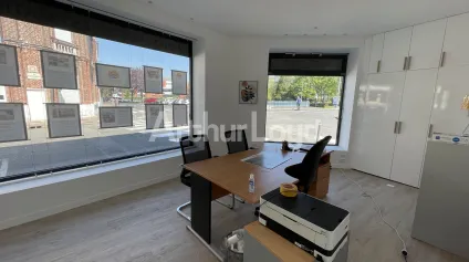 Bureaux à vendre ou à louer à Douai avec entrée indépendante et linéaire - Offre immobilière - Arthur Loyd
