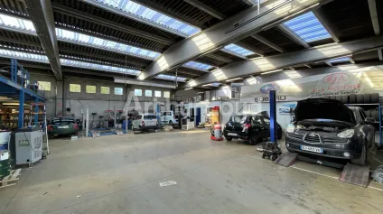 Locaux d'activités à vendre ou à louer à Carvin avec grand parking - Offre immobilière - Arthur Loyd