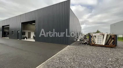À LOUER - LOCAUX D'ACTIVITÉ MIXTES BUREAUX & STOCKAGE - GRANDE-SYNTHE - Offre immobilière - Arthur Loyd