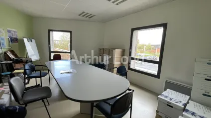 Bureaux à louer à Carvin centre avec fibre optique et parking privatif - Offre immobilière - Arthur Loyd