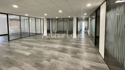 À LOUER - BUREAUX EN TRÈS BON ÉTAT AU SEIN D'UN PARC TERTIAIRE - Offre immobilière - Arthur Loyd