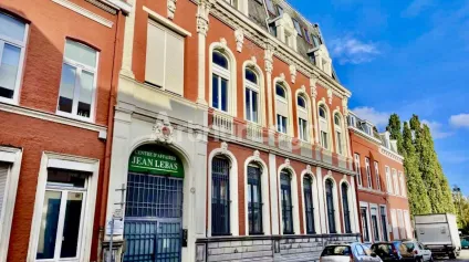 Bureaux lumineux à louer à Roubaix - 420 m² avec parkings, proche transports et centre-ville - Offre immobilière - Arthur Loyd