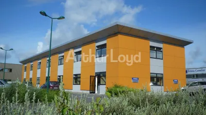 Bureaux à louer à Armentières - Locaux climatisés avec parking et accès facile - Offre immobilière - Arthur Loyd