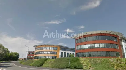 Bureaux à louer à Saint-André-Lez-Lille environnement verdoyant rénové - Offre immobilière - Arthur Loyd