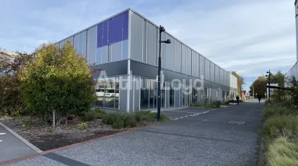 Bureaux ou locaux commerciaux neufs en rez-de-chauss&eacute;e &agrave; vendre ou &agrave; louer &agrave; Famars (Transalley) &ndash; Visibilit&eacute; et emplacement strat&eacute;gique &agrave; l'entr&eacute;e du Parc - Offre immobilière - Arthur Loyd