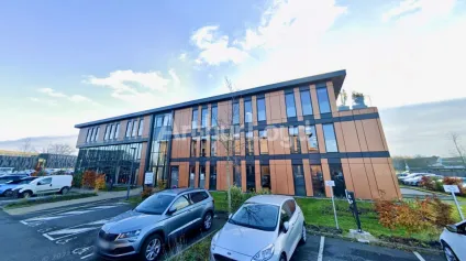 Bureaux à louer à Lesquin espaces modulables et services sur site - Offre immobilière - Arthur Loyd
