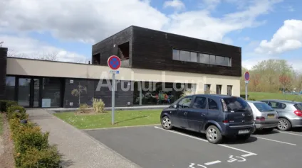 Bureau à louer à Henin-Beaumont 35m2 site sécurisé parking et lumière naturelle - Offre immobilière - Arthur Loyd