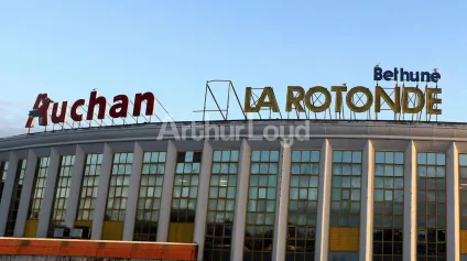 Locaux commerciaux à louer à Béthune dans galerie avec fort passage piéton - Offre immobilière - Arthur Loyd