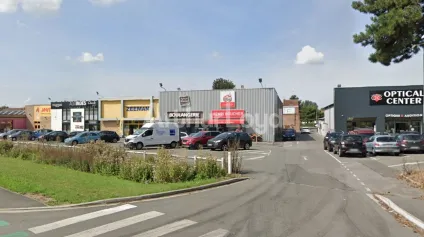 Location local commercial à Roncq 750 m2 avec grande vitrine en retail park - Offre immobilière - Arthur Loyd