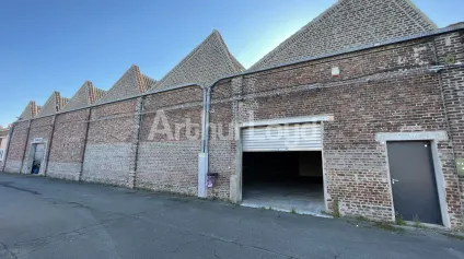 Entrepôt à louer à Wattrelos avec parking et bureaux disponibles - Offre immobilière - Arthur Loyd