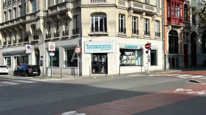 Local commercial à louer à La Madeleine visibilité exceptionnelle en angle - Offre immobilière - Arthur Loyd