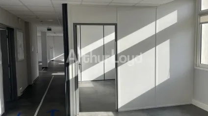 Bureaux à louer à Douai hyper centre rénovés avec accès PMR et parkings - Offre immobilière - Arthur Loyd