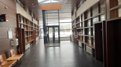 Location de bureaux divisibles avec parking privatif à Roost-Warendin proche autoroutes - Offre immobilière - Arthur Loyd