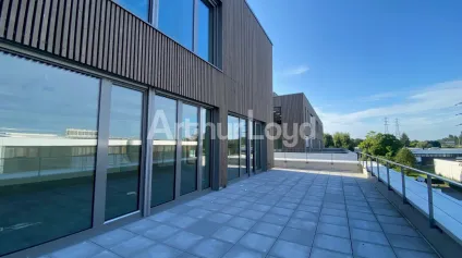 Bureaux à louer à Marcq-en-Baroeul avec parkings et terrasse - Offre immobilière - Arthur Loyd