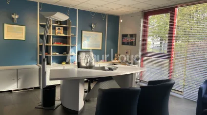 Immeuble de bureaux à vendre à Verquigneul avec parking et garages - Offre immobilière - Arthur Loyd